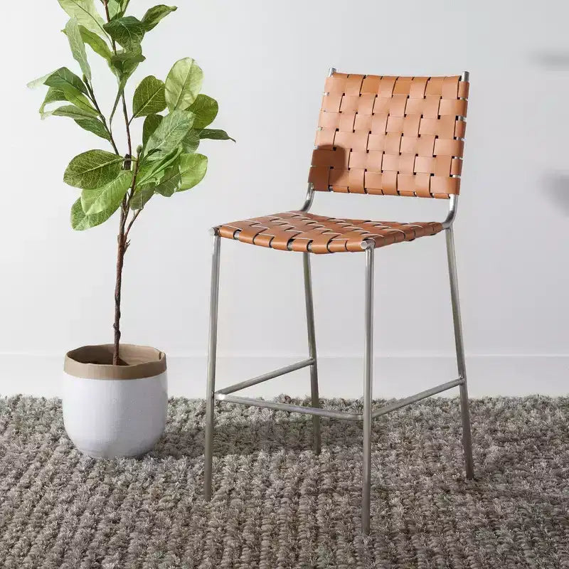 Sgabello da banco in pelle intrecciata con struttura in metallo